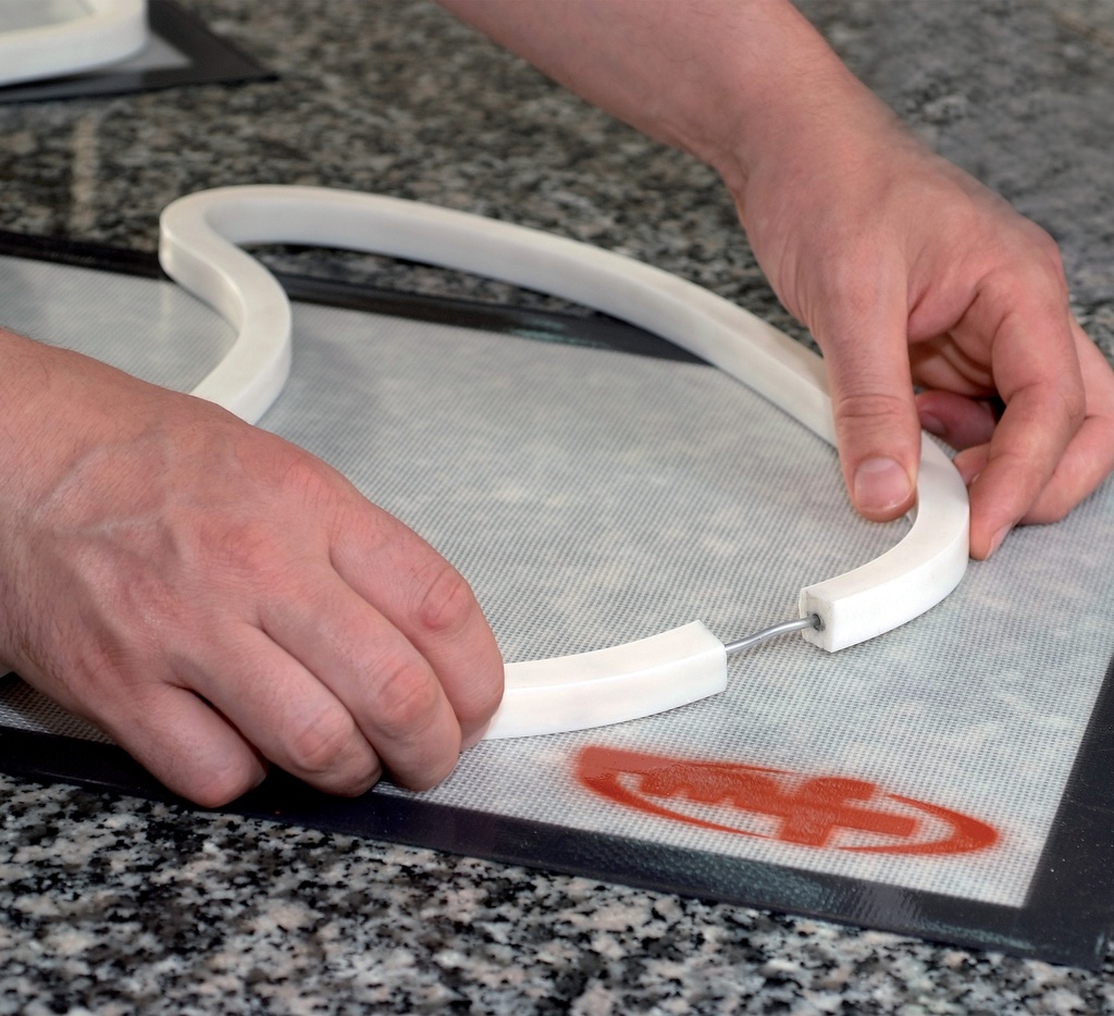 Mallard Ferrière Silicone shaping bar with embedded aluminium wire — Length: 1000 mm; Square cross-section width: 15 mm; Square cross-section height: 15 mm — 12780